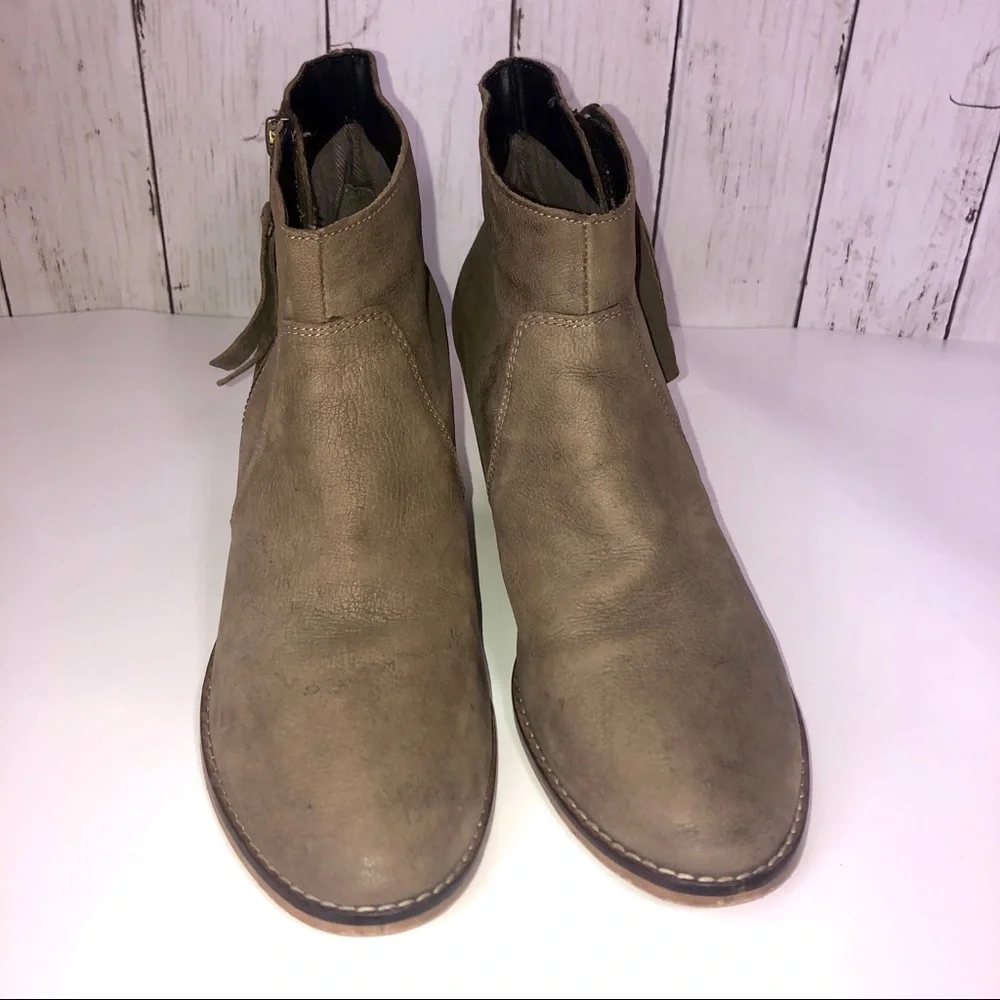 Urban Outfitters Taupe Leather Ankle Heel‎ Bootie 7.5